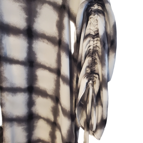 Black grey white sheer button up tunic - Picture 4 of 6